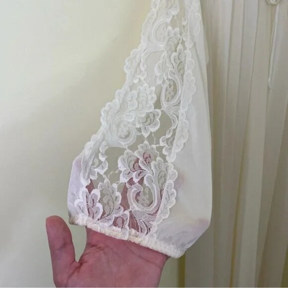 Vintage Ilise Stevens White Lace Nightgown Robe Made in USA SIZE SMALL - Picture 9 of 11